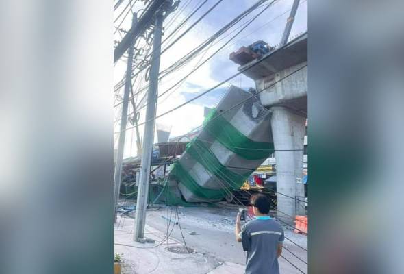 Jejambat runtuh di Bangkok sekurang-kurangnya dua maut, 10 cedera