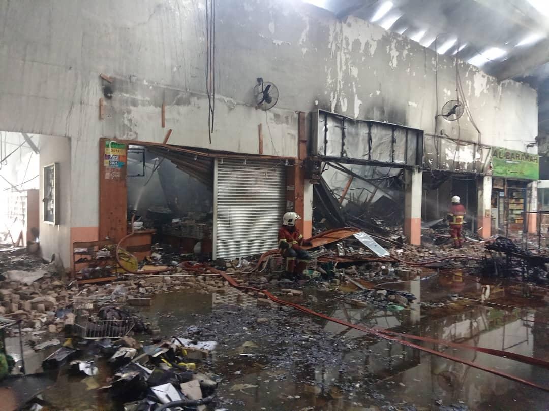 Empat kedai di Terminal Larkin Sentral terbakar