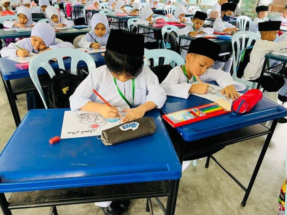 Dakwaan sekolah agama sebabkan perkauman ditolak – Pakar, NGO