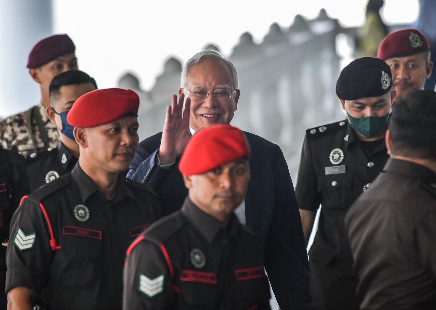 Najib terima RM2.28 bilion hasil 1MDB sejak 2011 – Penganalisis BNM