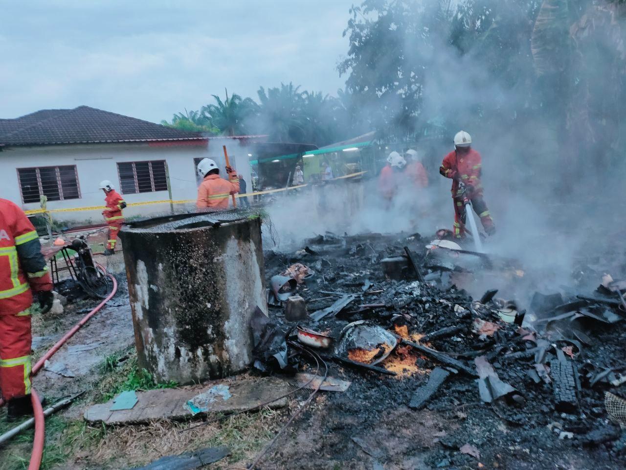 Warga emas rentung dalam kebakaran di Tangkak